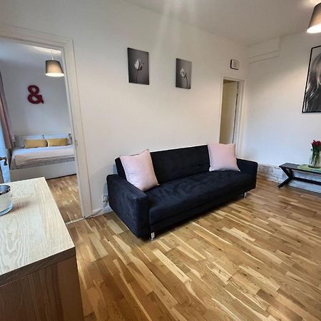 Charming 1-Bedroom Apartment Southfields, Лондон Экстерьер фото